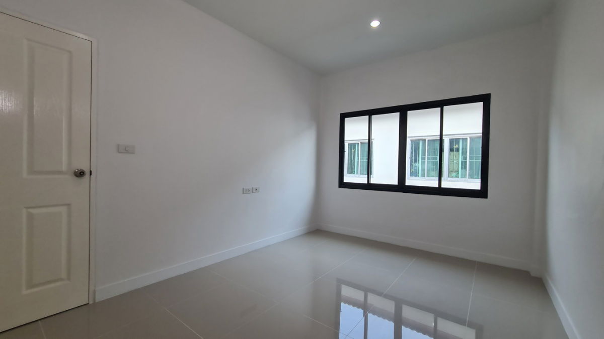รูป  S370 🏡 ขายทาวน์เฮาส์ 2 ชั้น ทำเลดี 📍 หมู่บ้านราชพฤกษ์ ฉลองกรุง เฟส 3 ราคาเพียง 2,790,000 บาท พิเศษฟรีโอน - รูปที่ 6/19