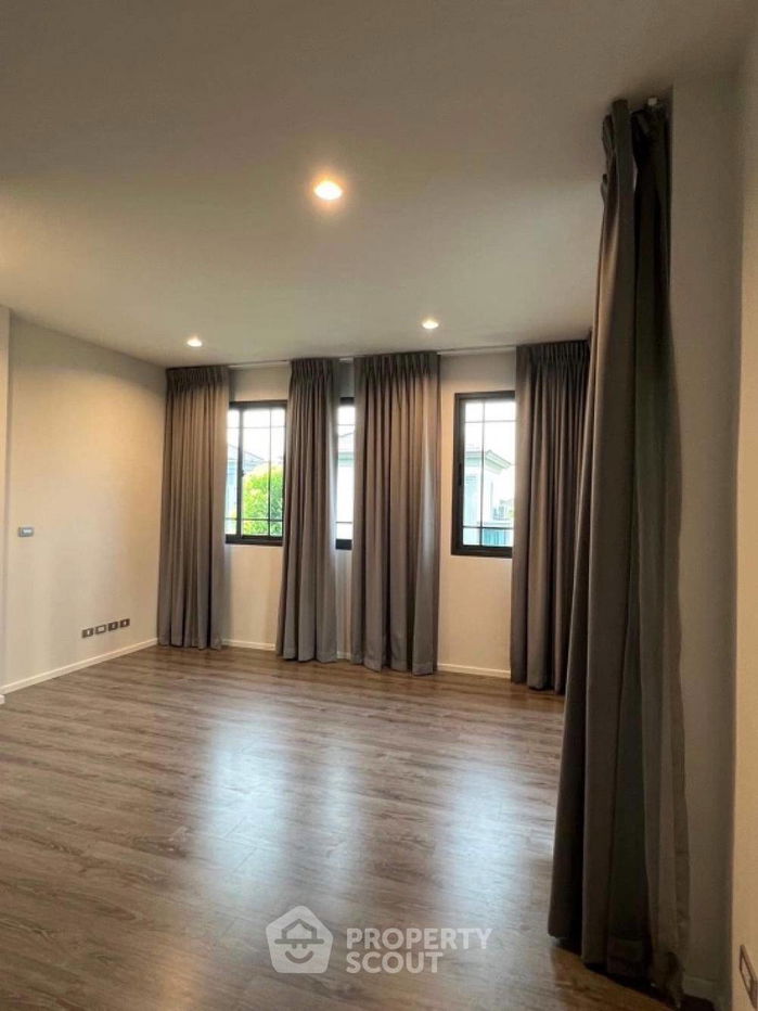 รูป บ้านแฝด 3-ห้องนอน ที่ เดอะ ซอนเน่ ศรีนครินทร์-บางนา ใน ดอกไม้ (ID 1216969) - รูปที่ 15/20
