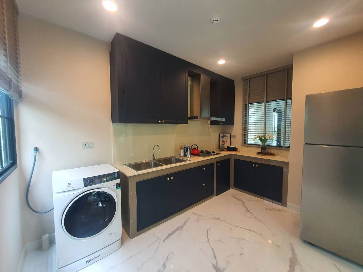 รูป Corner Show House, 204 sq.m., Setthasiri Bangna–Suvarnabhumi Inbound direction to the city Excellent connectivity, only 500 meters to the expressway - รูปที่ 7/20