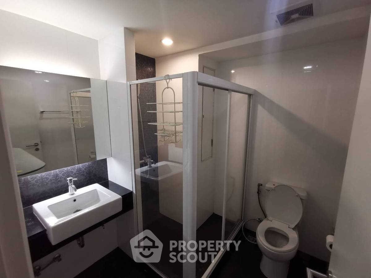picture 3-BR Condo at Morning Side Heights Ratchada 30 Condominium near MRT Ratchadaphisek (ID 2081030) - 7/14