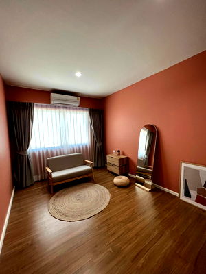 เช่าบ้านเดี่ยว ม.นานาชาติแสตมฟอร์ด : [RENT] HHM0038 ทาวน์โฮม บ้านกลางเมือง พระราม 9 - กรุงเทพกรีฑา( Baan Klang Muang Rama 9 - Krungthep Kreetha ) (แอดไลน์มี @นำหน้า LINE ID :  @056qhbtt)
