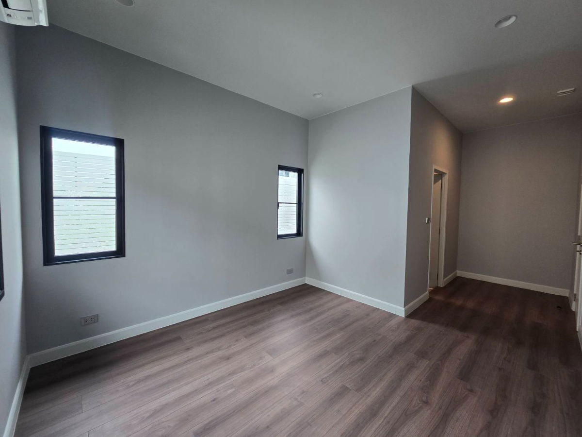 รูป 204 sq.m.  with 4 bedrooms, last unit at a special price Setthasiri Bangna–Suvarnabhumi - รูปที่ 23/25