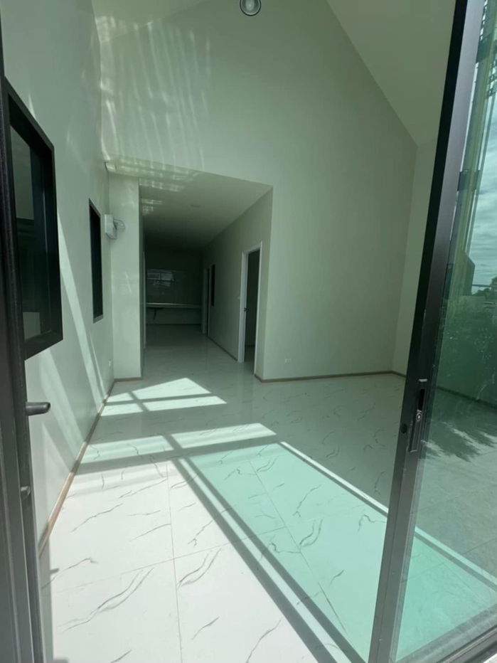 รูป UK06-12 🏡 ให้เช่าบ้านแฝดชั้นเดียว โครงการ 𝗔𝗧𝗢𝗪𝗡 𝗦𝗿𝗶𝗿𝗮𝗰𝗵𝗮 💸 ค่าเช่าเพียง 12,000 บาท/เดือน (ฟรีค่าส่วนกลาง!) - รูปที่ 9/11