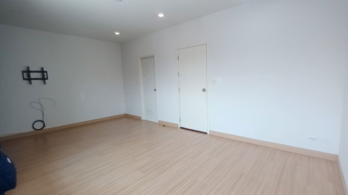 picture Two-storey townhouse for sale in Pruksa Ville Ramkhamhaeng 109, Saphan Sung, Bangkok - 3/14