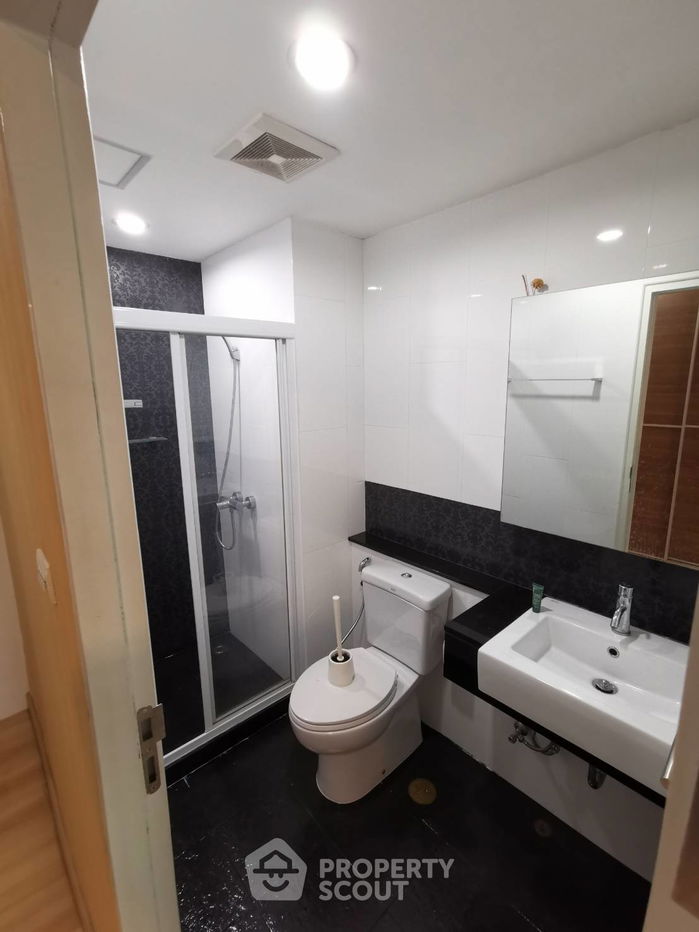 picture 3-BR Condo at Morning Side Heights Ratchada 30 Condominium near MRT Ratchadaphisek (ID 2081030) - 6/14