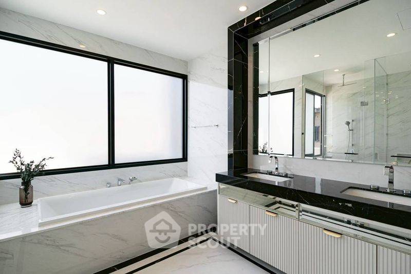 picture 5-BR House at CINQ ROYAL Krungthep Kreetha in Saphan Sung (ID 2248691) - 19/20