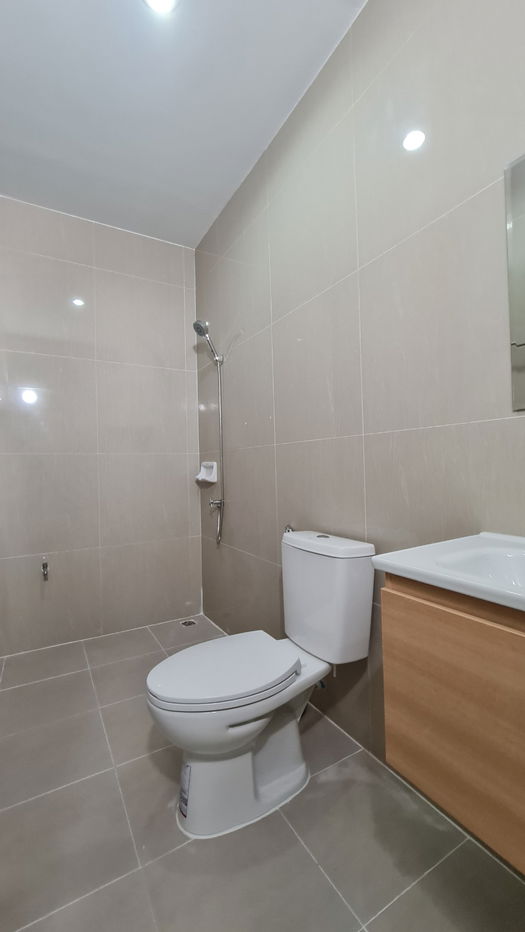 รูป  S370 🏡 ขายทาวน์เฮาส์ 2 ชั้น ทำเลดี 📍 หมู่บ้านราชพฤกษ์ ฉลองกรุง เฟส 3 ราคาเพียง 2,790,000 บาท พิเศษฟรีโอน - รูปที่ 5/19