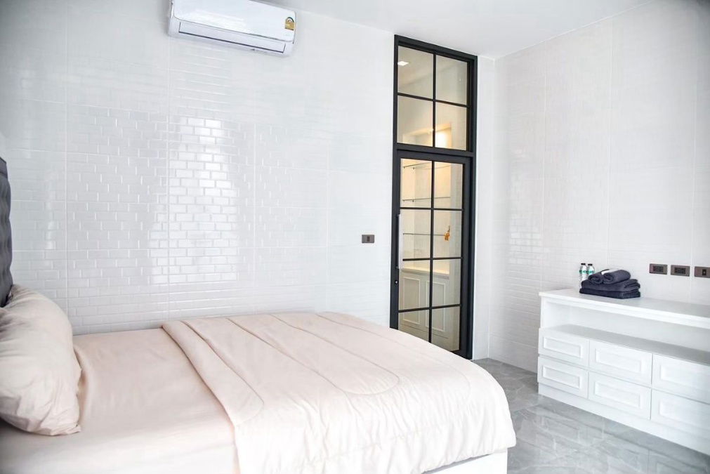 รูป UK06-007 ให้เช่า Pool Villa สุดหรู ใจกลางอมตะนคร  70,000 บาท/เดือน | ขาย 35 ล้าน - รูปที่ 7/20