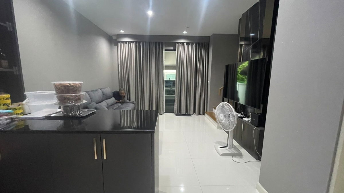 รูป 🏡🏡ปล่อยเช่า!! บ้านกลางเมืองราชพฤกษ์ 3 ชั้น ใกล้เซ็นทรัลเวสต์วิลล์ แต่งครบ หิ้วกระเป๋าเข้ามาอยู่ได้เลย!!🏡🏡 - รูปที่ 2/19