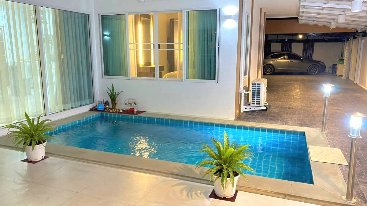picture Pool villa house for sale in moobaan wangtan price 4.29 mb. - 3/12