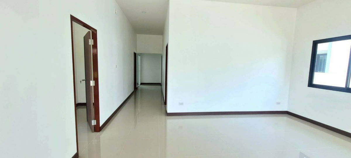 รูป Ph0468 ขายบ้านสร้างใหม่ ชั้นเดียว ใกล้ข่วงสันกำแพงเพียง 600 ม. 4 นอน 3 น้ำ 2.59 ลบ.  - รูปที่ 4/12