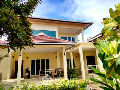 Houses for sale Sattahip Chonburi : 6-BR House in Bang Sare (ID 1545890)
