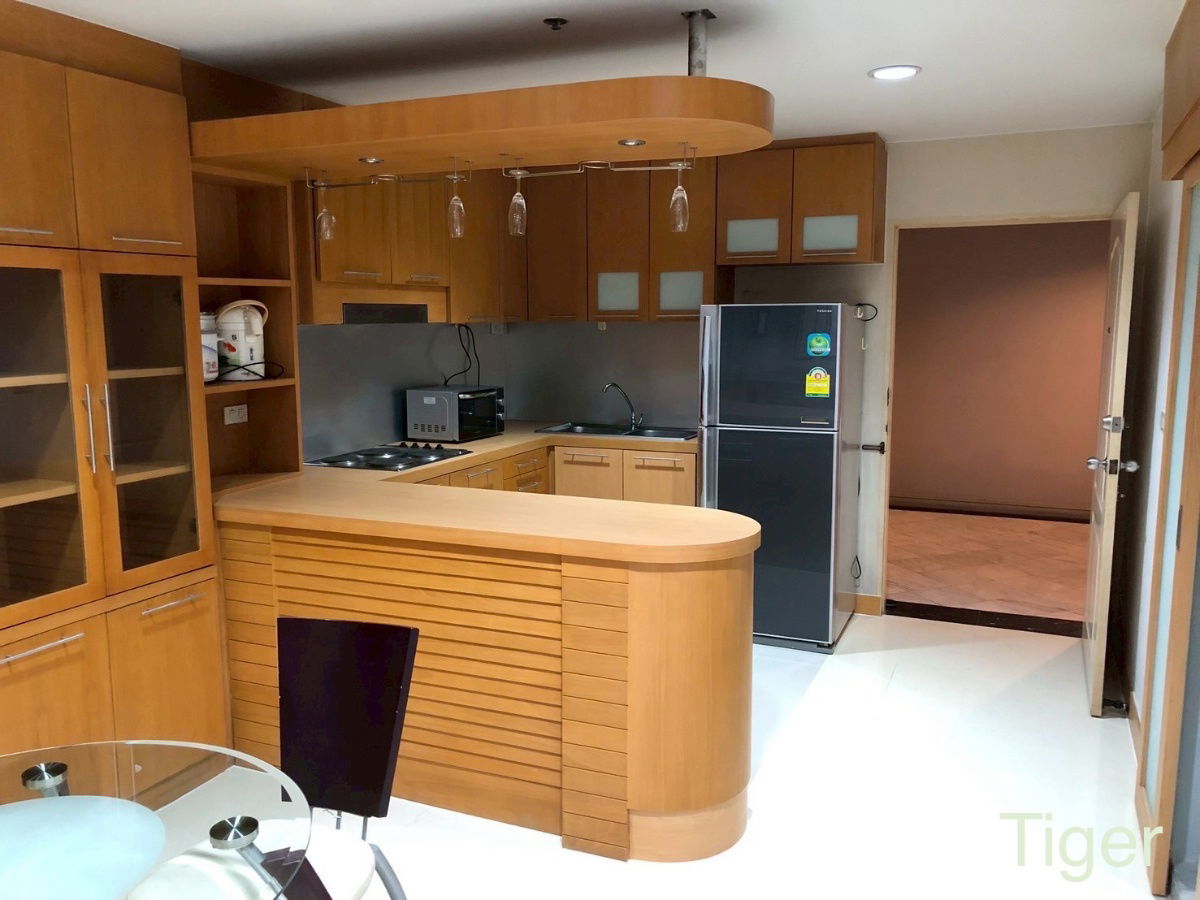 รูป ขายโดยตรงเจ้าของ ราคาถูก  state tower silom bangkok Tel.0989807696.  - รูปที่ 11/13