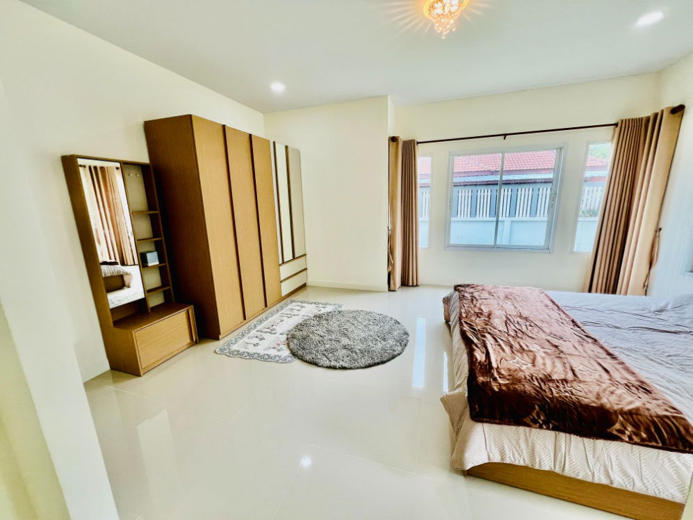รูป UK07-006 🏡 ขายบ้านเดี่ยวพร้อมอยู่ 🛏 3 ห้องนอน  🚿 2 ห้องน้ำ  🍳 เคาน์เตอร์ครัวพร้อมใช้งาน  - รูปที่ 6/10