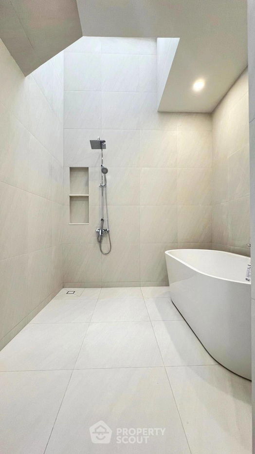 picture 5-BR House in Saphan Song (ID 1699794) - 10/27