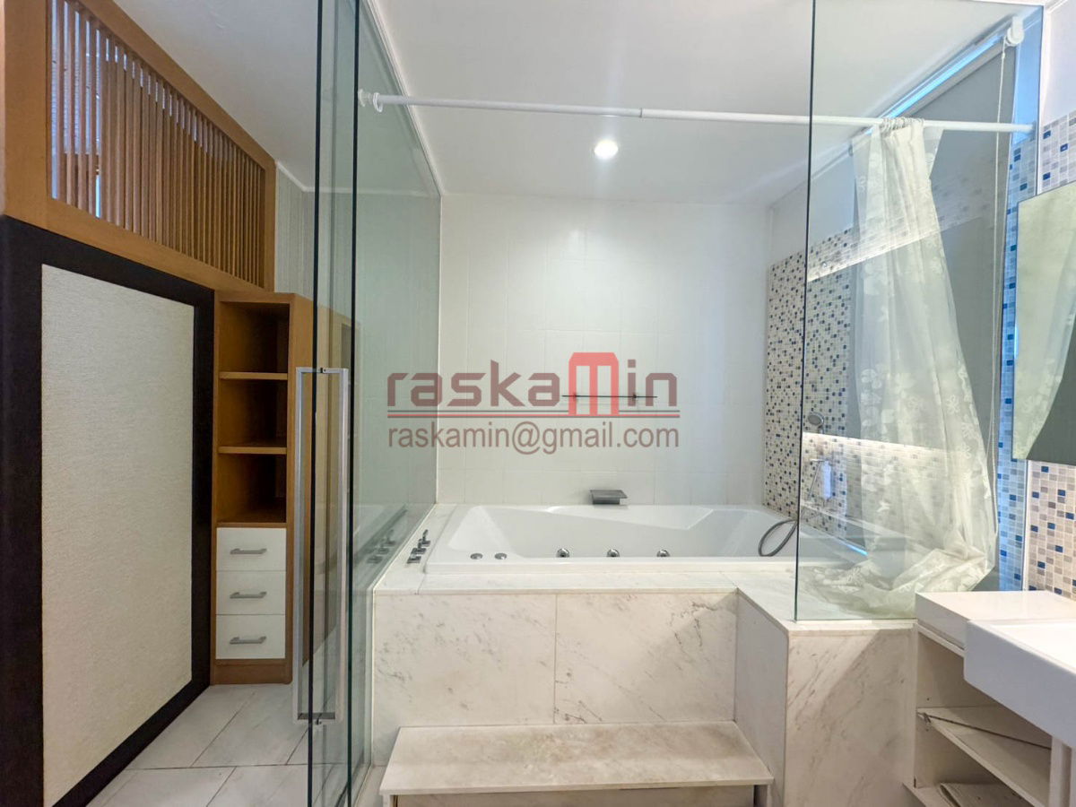 picture For Rent:  2-Bedroom Condo at Northpoint Pattaya - 10/33