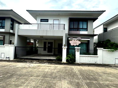 บ้านเดี่ยว ชลบุรี : ขายถูกบ้านเดี่ยวพร้อมอยู่ โครงการ เดอะ คอมพลีท ศรีราชา ชลบุรี 