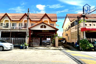 ทาวน์โฮม ม.กรุงเทพ ศูนย์รังสิต : ขายทาวน์เฮ้าส์ 2ชั้น หมู่บ้านพรทวีวัฒน์ 3 ซอยรังสิต-นครนายก 31 คลองสอง ใกล้ทางยกระดับโทลเวย์ดอนเมือง-ดินแดง หลังมุม