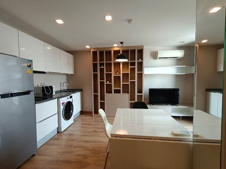 picture Condo The Ace Ekamai, beautiful like new, ready to move in - 3/21