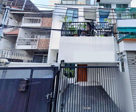 BTS Chong Nonsi 250m. Can be used as an Airbnb. king power mahanakhon For rent 4-story townhous