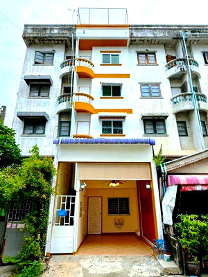 Shophouses for rent Srinagarindra Road : Food Land Jazz Urban 6-bed 6-bath for business massage parlors MRT SriDan 1.2km. 4.5-story commercia