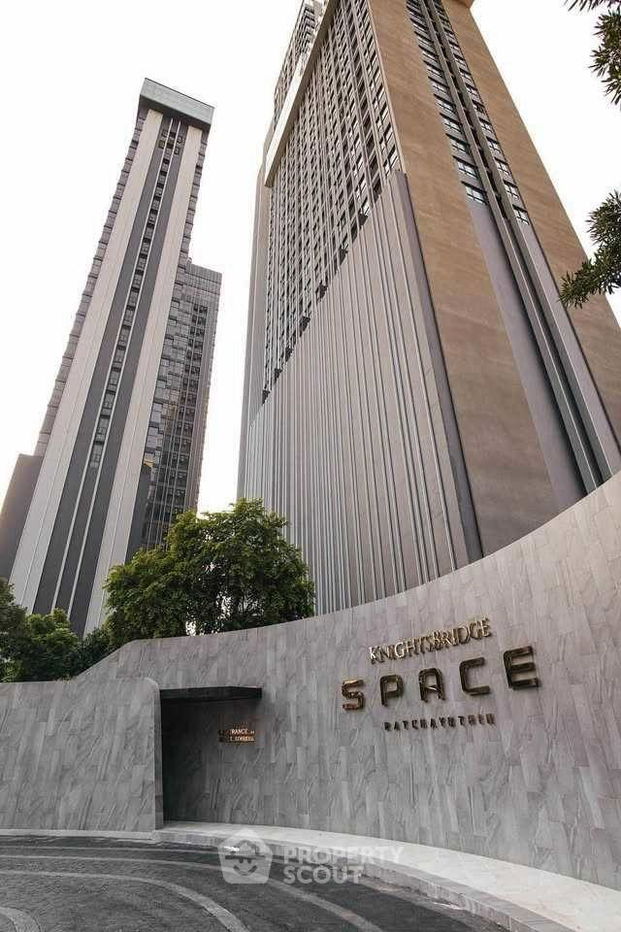 picture 1-BR Condo at Knightsbridge Space Ratchayothin near BTS Ratchayothin (ID 2249743) - 3/9