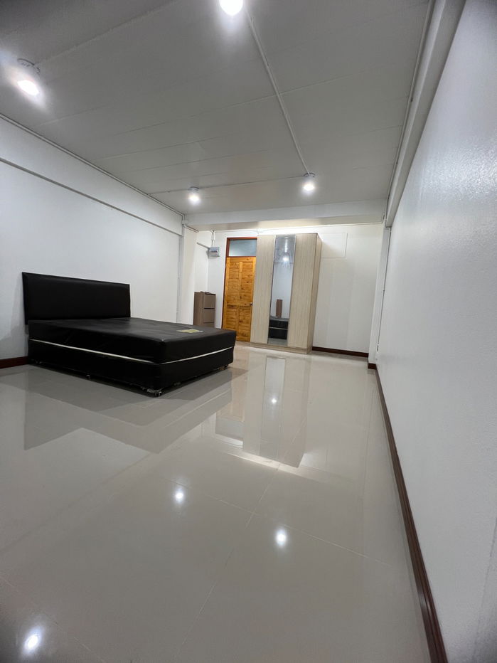 picture Rental studio room 32 sq.m. fully furnish included air condition clean - 9/19