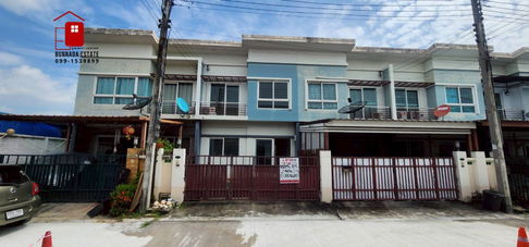ขายทาวโฮมน์ 2 ชั้น หมู่บ้านโนโววิลว์ คลอง 5  ขนาดพื้นที่ 18.4 ตรว 