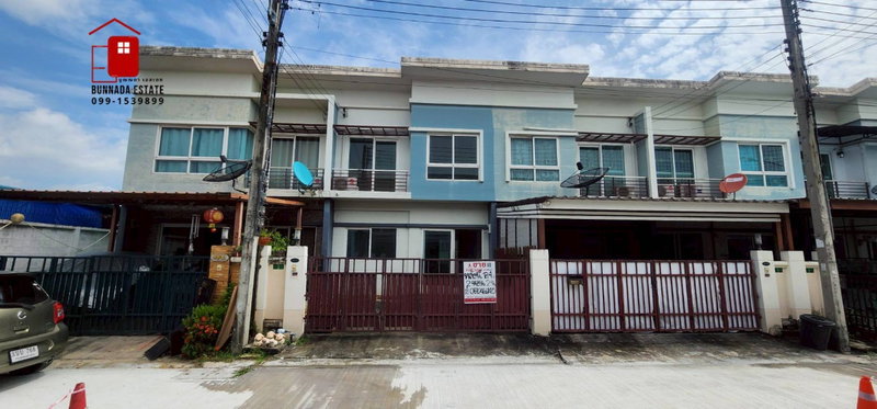 ขายทาวน์โฮม : ขายทาวโฮมน์ 2 ชั้น หมู่บ้านโนโววิลว์ คลอง 5  ขนาดพื้นที่ 18.4 ตรว 