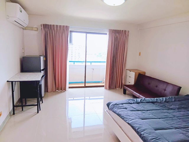 picture ARL HuaMak 900m. For rent Regent Srinakarin Condo MRT KhlongKlantan 500m. Building A 9th floor 32 sq - 1/8