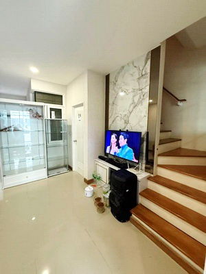 picture FOR RENT GOLDEN TOWN SATHORN / 4 bedrooms 3 bathrooms / 20 Sqw. 117 Sqm. **28,000** CLOSE TO BTS WUTTAKAT - 3/11