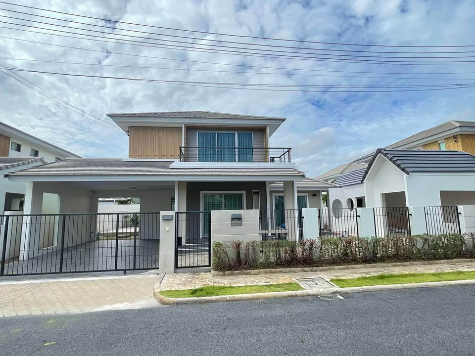 รูป UK07-009 🏡 ขายบ้านใหม่มือ 1 สไตล์พรีเมียม โครงการ ไลฟ์แอนด์ลิฟวิ่ง แกรนวัลเล่ย์ (เลี่ยงหนองมน-บางแสน) - รูปที่ 1/9