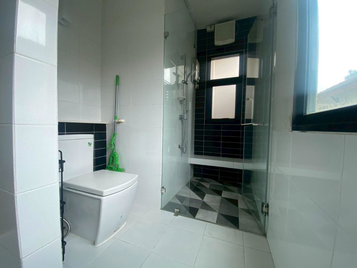 picture A beautiful, ready-to-move-in 3-story townhome in the Signature Vibhavadi 60 project. Excellent location. - 13/15