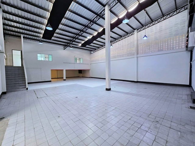 picture Big C Lat Phrao2 1.5 km. MRT Ratchadaphisek 900 m. Ratchada-Sutthisan intersection Warehouse for ren - 5/8