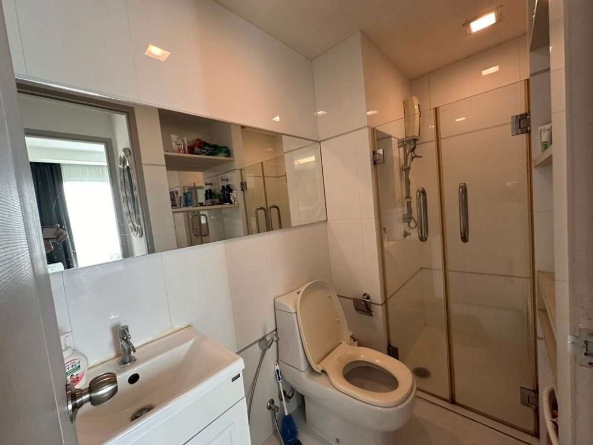 picture Code: KJ8150  for rent Thru Thonglor // Line ID: @kjcondo (with @) // - 5/9