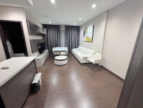 พร้อมให้เช่า "𝐈𝐕𝐘 𝐀𝐦𝐩𝐢𝐨"  Luxury คอนโด ย่านรัชดา ขนาด 2 ห้องนอน 81 ตร.ม. ชั้น 12A  [251011]