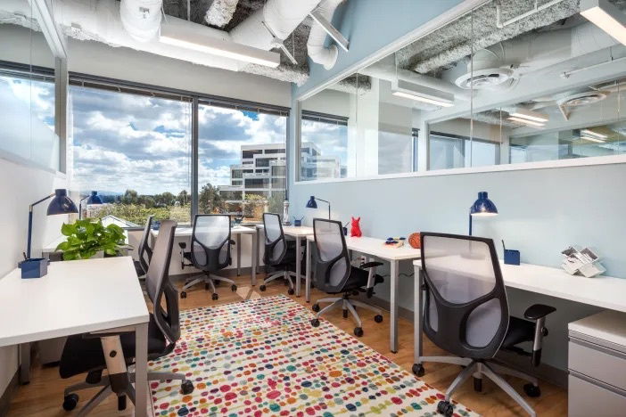 picture Flexible serviced offices for rent at Chamchuri Square, directly connected to Sam Yan MRT, right in the city center. - 10/10