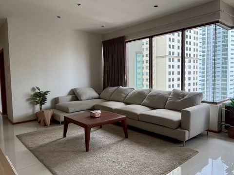 Newly Renovated Room | 3B3B 161 sq.m. with Extra Large Balcony. A lot of space and Very friendly price