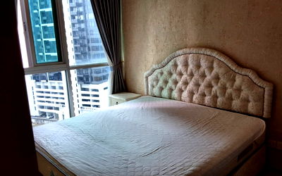 Condos for rent Esplanade Ratchadapisek  : G8582💛中国客户，请加微信。(在联系方式的旁边) 🅵🅾🆁  🆁🅴🅽🆃 Noble Revolve Ratchada 🅻🅸🅽🅴 ❤️💜@condopremium💜❤️Ready to move in ⬛🟨 📞 065 695 3645🟨⬛