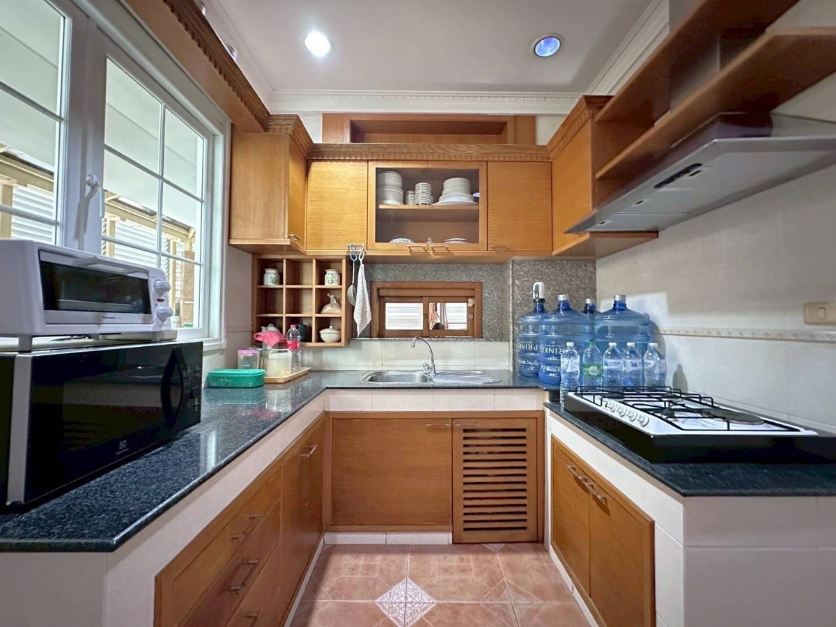 รูป ขายบ้านเดี่ยวนาราสิริ สาทร – วงแหวนกาญจนาภิเษก (Narasiri Sathorn-Wongwaen)  โครงการตั้งอยู่ริมถนนกาญจนาภิเษก เยื้องโรงเรียนเลิศหล้า  - รูปที่ 9/16