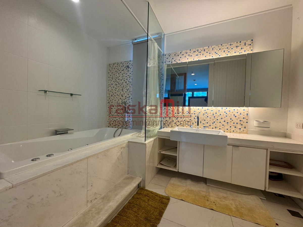 picture For Rent:  2-Bedroom Condo at Northpoint Pattaya - 9/33