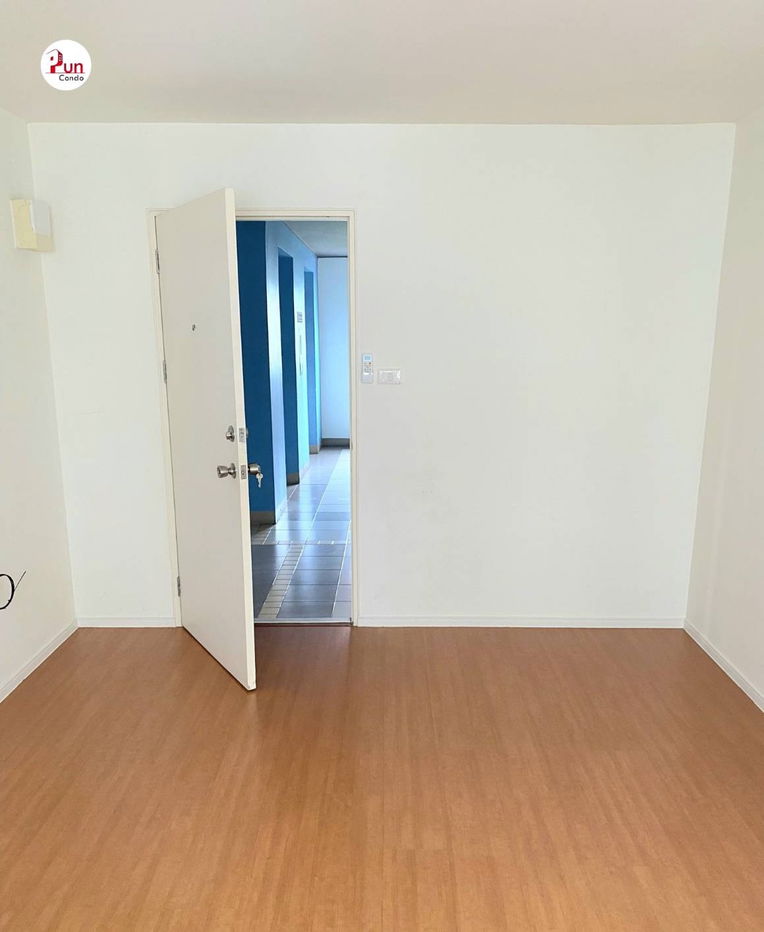 picture Lumpini township condo for rent. - 2/10