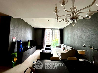 Condos for sale : 2-BR Condo at Saladaeng Residences near MRT Si Lom (ID 2248947)