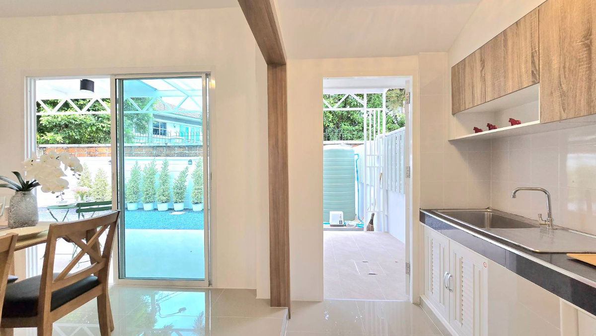 picture Semi-detached house for sale, single house feel, corner house, private, 4 bedrooms, 2 bathrooms, 4 parking spaces - 6/17