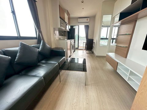 Plus Condo for rent, beautiful room, high floor, fully furnished, ready to move in, very cheap price