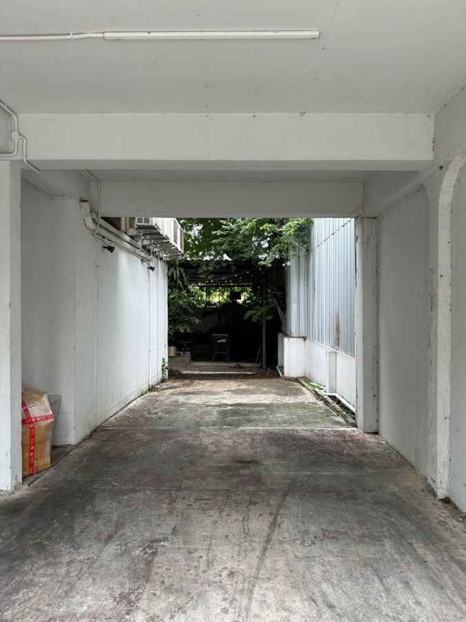 picture WS2184 🏢 Single house converted into a 2-storey office, Soi Lat Phrao 5, near MRT Phahon Yothin, BTS Ha Yaek Lat Phrao, only 40,000 baht/month. - 9/10