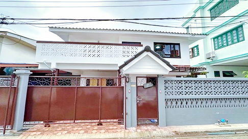 Mansion of Mengjai in CBD Ratchada HuaiKhwang 2-story or Big house for rent MRT Huai Khwang 699m. Ne