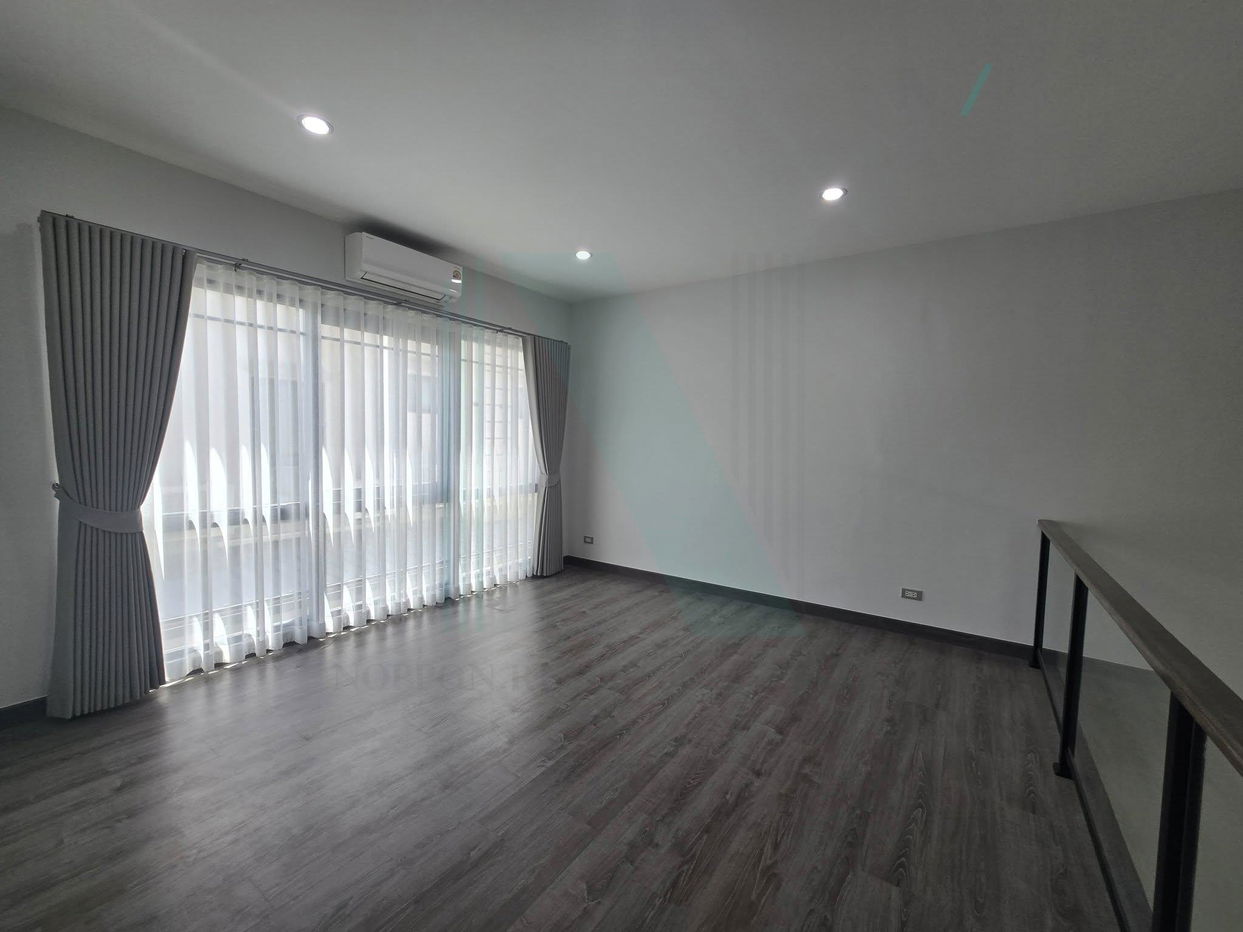 picture 🔺 For Rent 3-story House BAAN KLANG MUANG CLASSE SUKHUMVIT 77 2 bedroom 3 bathroom - 3/8