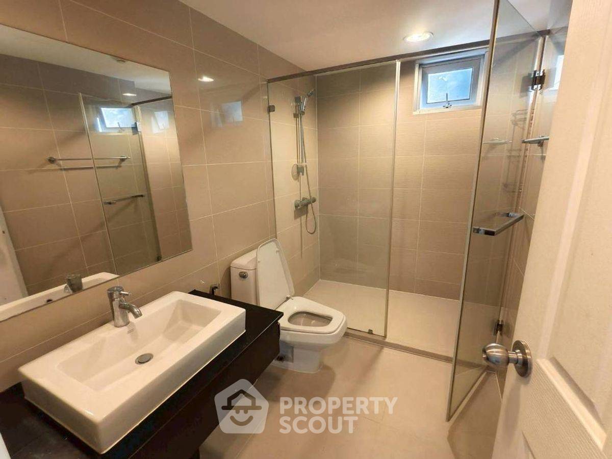 picture 2-BR Condo at Belle Grand Rama 9 near MRT Phra Ram 9 (ID 2248997) - 12/12