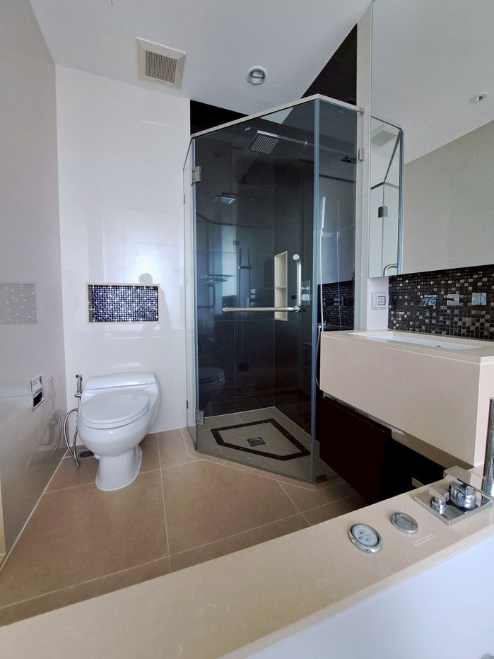 picture Newly Renovated room  | 1B1B Large room 45 sq.m. with bathttub. ready to move in - 7/7